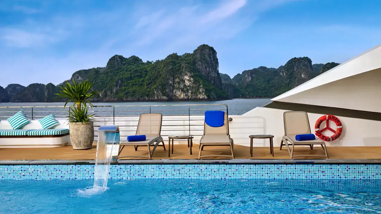 Celina cruise It is a new luxury cruise ship in Vietnam that offers tourist voyages through Ha Long Bay and Lan Ha Bay, and is classified among high-end cruises with an exceptional level of luxury.